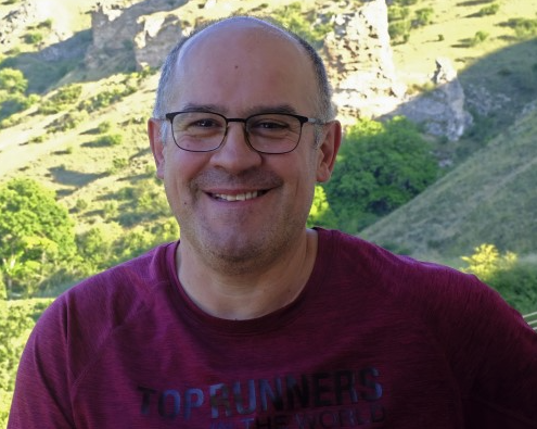 <em>Santiago P.</em>